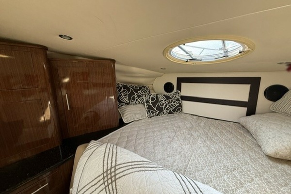 32ft Regal Yacht For Sale