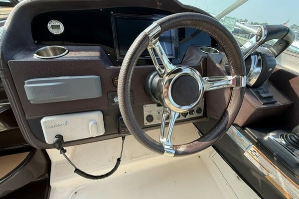 32ft Regal Yacht For Sale