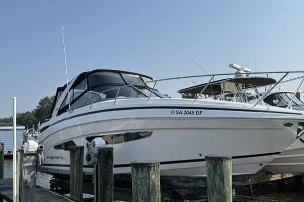 32ft Regal Yacht For Sale