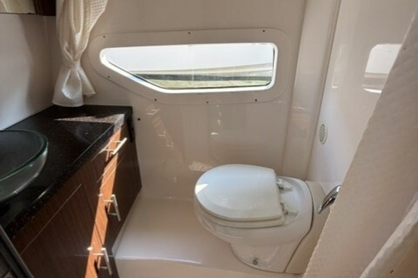 32ft Regal Yacht For Sale