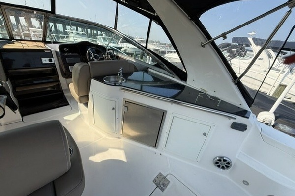 32ft Regal Yacht For Sale