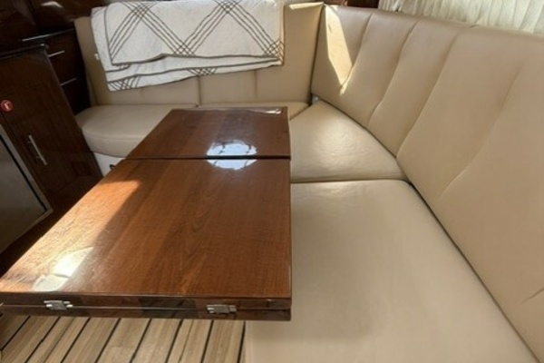 32ft Regal Yacht For Sale