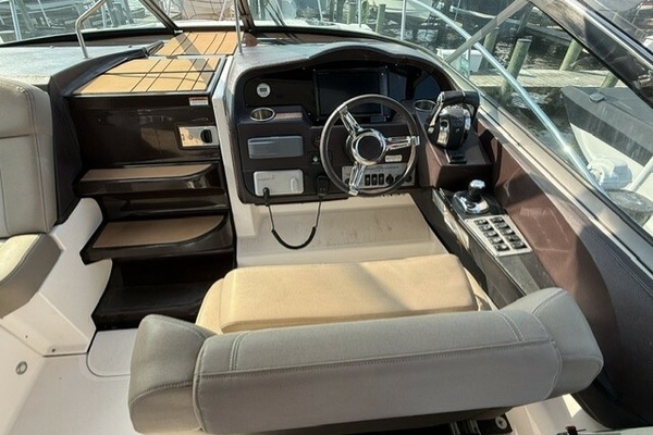 32ft Regal Yacht For Sale