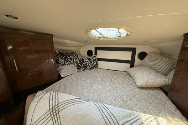32ft Regal Yacht For Sale