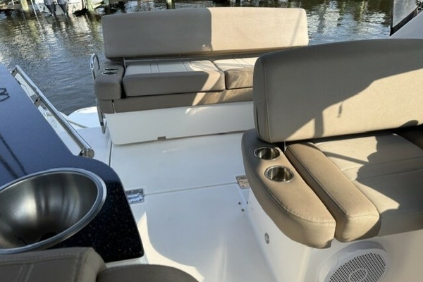 32ft Regal Yacht For Sale