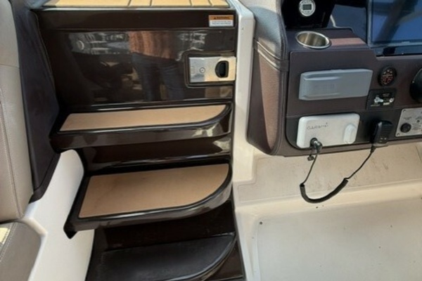 32ft Regal Yacht For Sale