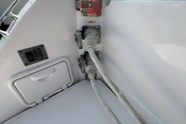 32ft Regal Yacht For Sale
