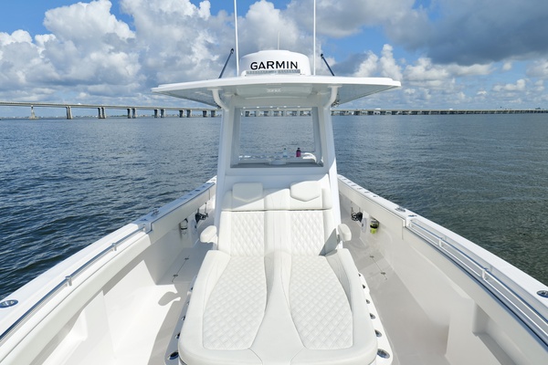 33ft Invincible Yacht For Sale