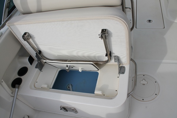 23ft Boston Whaler Yacht For Sale