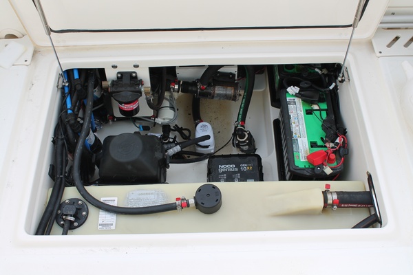 23ft Boston Whaler Yacht For Sale