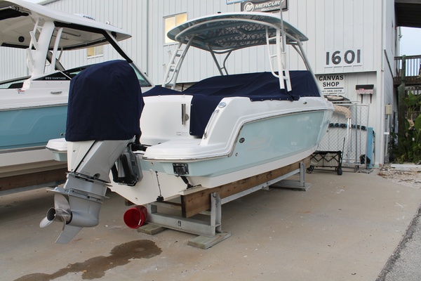 23ft Boston Whaler Yacht For Sale