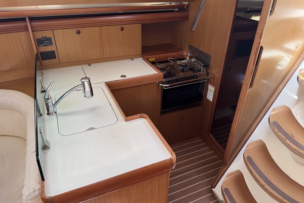 Schmitten 42ft Jeanneau Yacht For Sale