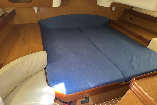 Schmitten 42ft Jeanneau Yacht For Sale