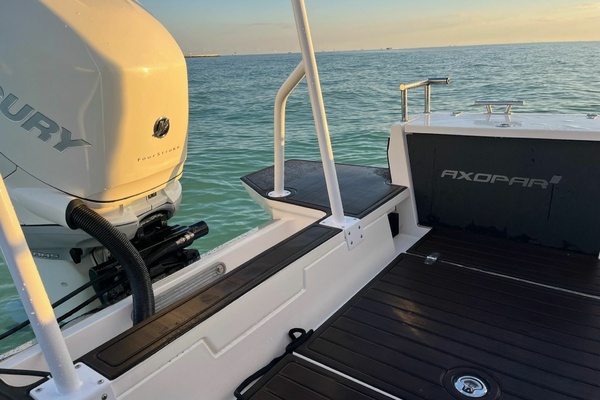 MONOCLE 29ft Axopar Yacht For Sale