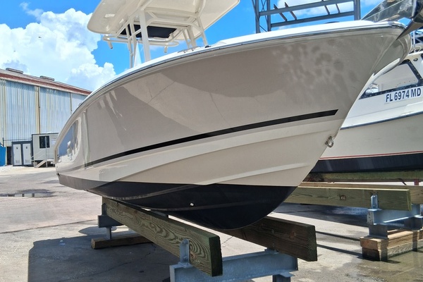 23ft Boston Whaler Yacht For Sale