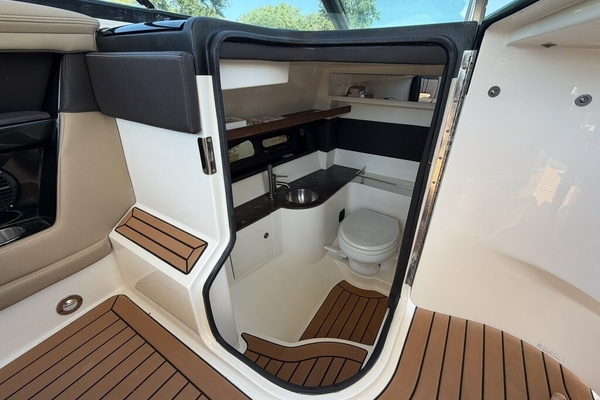 35ft Sea Ray Yacht For Sale