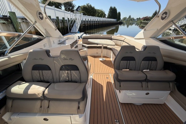35ft Sea Ray Yacht For Sale