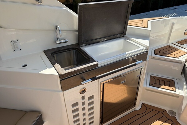 35ft Sea Ray Yacht For Sale