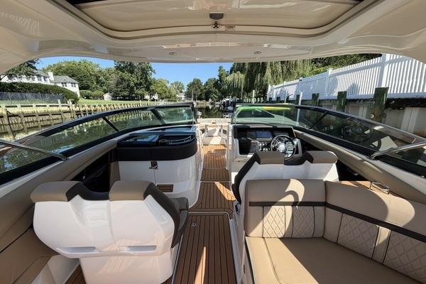 35ft Sea Ray Yacht For Sale