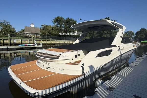 35ft Sea Ray Yacht For Sale
