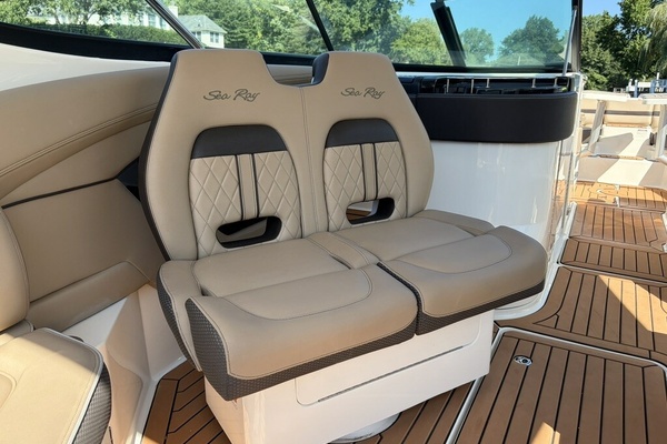 35ft Sea Ray Yacht For Sale