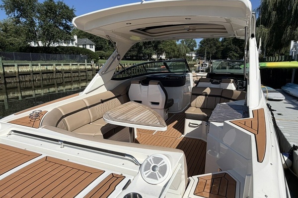 35ft Sea Ray Yacht For Sale