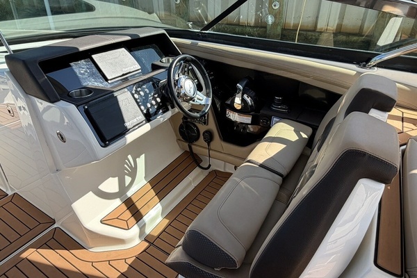 35ft Sea Ray Yacht For Sale