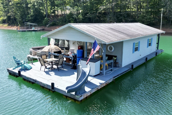 47-ft-Custom-1994-20 x 33 Floating Cabin - Approx 613sqft- Norris Lake Tennessee United States  yacht for sale