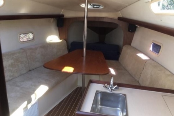 27ft Hunter Yacht For Sale