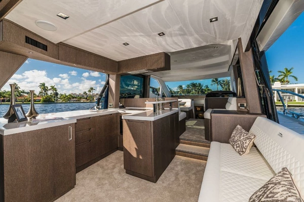 Galeon 500 FLY Yacht For Sale