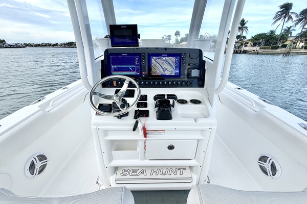 27ft Sea Hunt Yacht For Sale