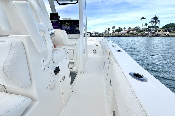 27ft Sea Hunt Yacht For Sale