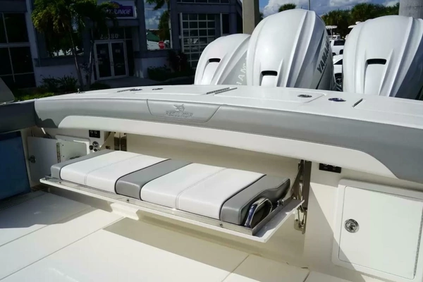Regulator 37 Yacht For Sale