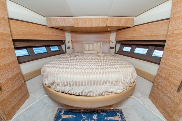 47 Azimut 2008 27