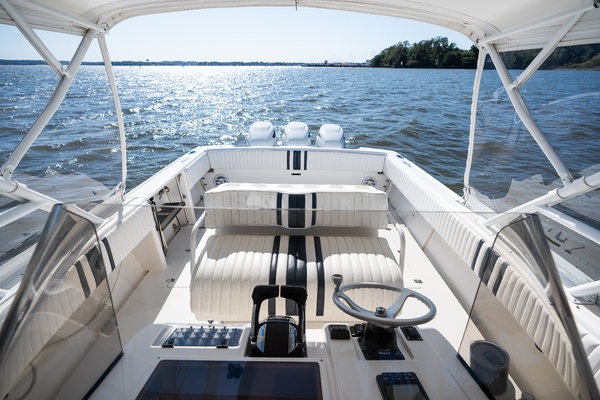 Mac  amp  Seas 36ft Intrepid Yacht For Sale