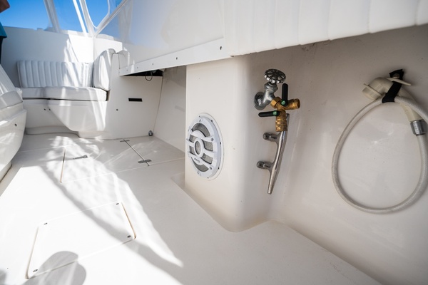 Mac  amp  Seas 36ft Intrepid Yacht For Sale