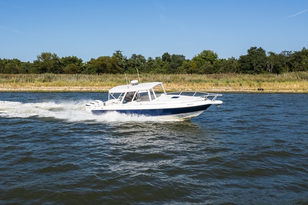 Mac  amp  Seas 36ft Intrepid Yacht For Sale