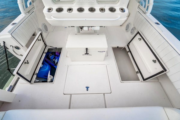 Legacy 40ft Intrepid Yacht For Sale