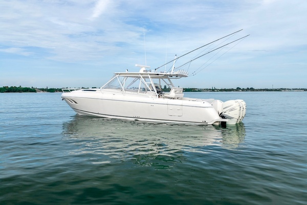 Legacy 40ft Intrepid Yacht For Sale
