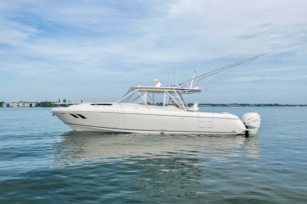 Legacy 40ft Intrepid Yacht For Sale
