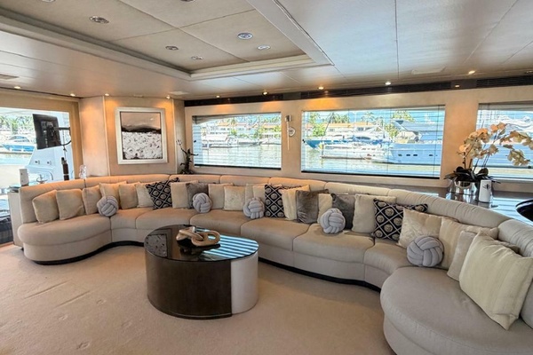 Main Saloon 2