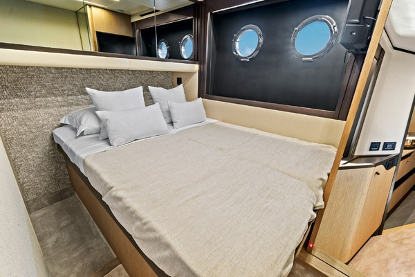 Joans Rondevous 52ft Absolute Yacht For Sale