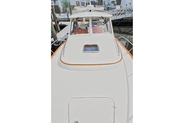 Hinckley Picnic Boat 37 MKIII Yacht For Sale