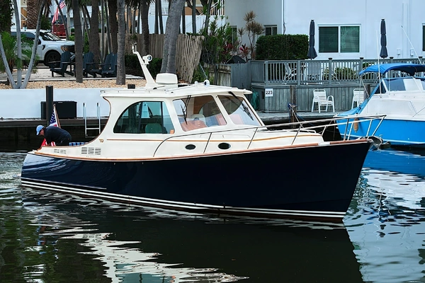 37-ft-Hinckley-2018-Picnic Boat 37 MKIII-Joan's LiL Rondevous Fort Lauderdale Florida United States  yacht for sale