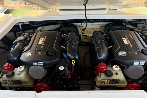 30ft Four Winns Yacht For Sale