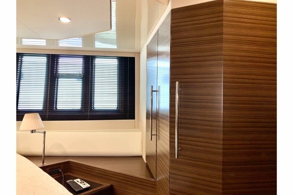 60ft Azimut Yacht For Sale