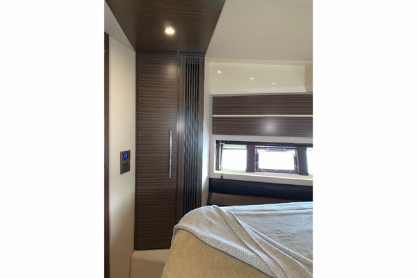 60ft Azimut Yacht For Sale