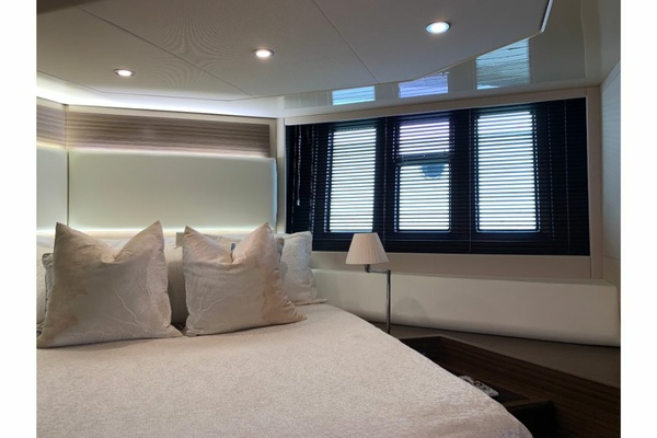 60ft Azimut Yacht For Sale