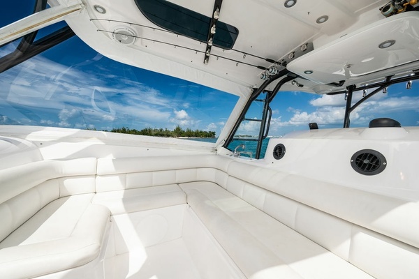 35ft Everglades Yacht For Sale