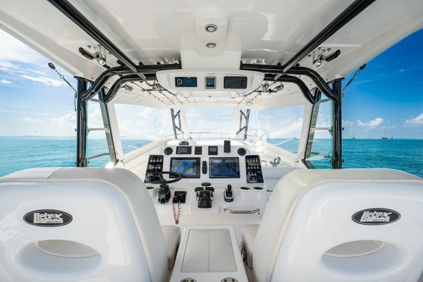 35ft Everglades Yacht For Sale